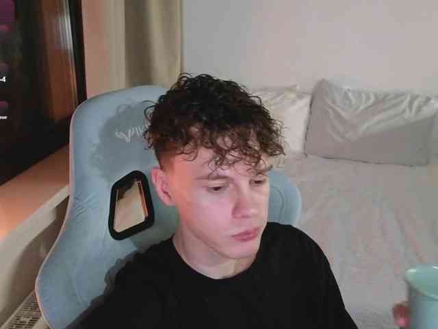 CuteThomas Sex Cam Show