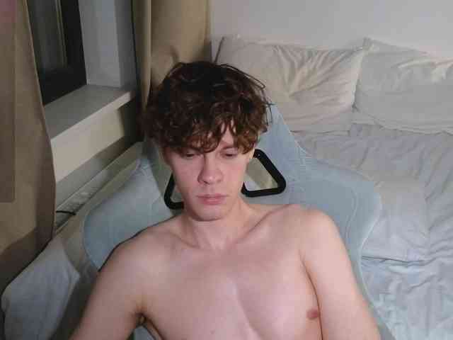 CuteThomas Live Webcam on BongaCams