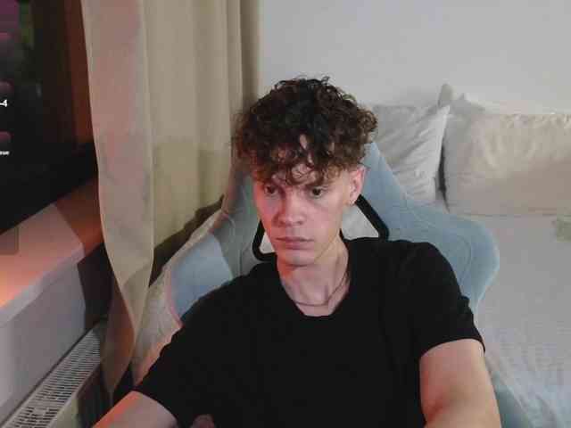 CuteThomas Sex Cam Show
