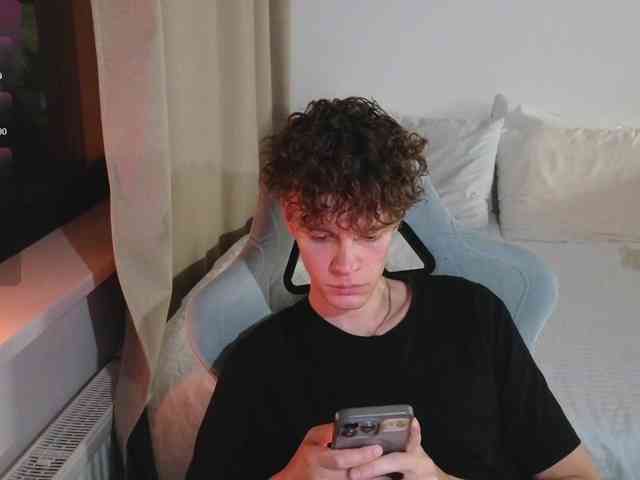 CuteThomas Sex Cam Show
