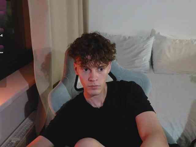 CuteThomas Sex Cam Show