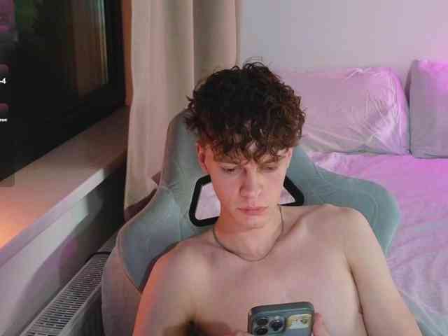 CuteThomas Sex Cam Show