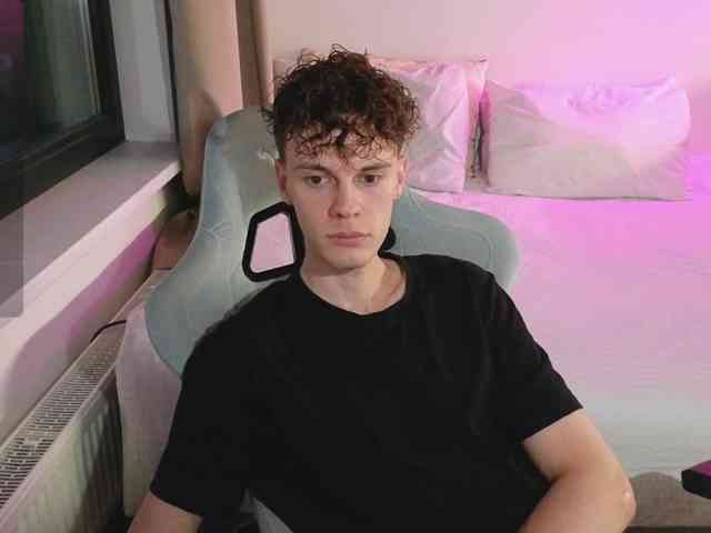 CuteThomas Sex Cam Show