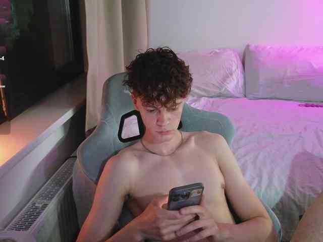 CuteThomas Sex Cam Show