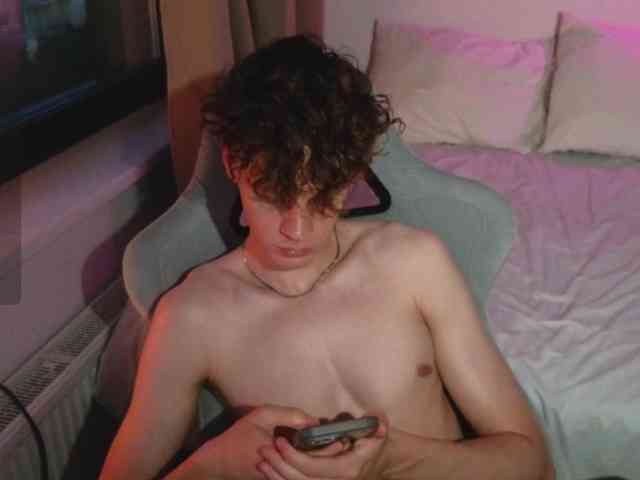 CuteThomas CuteThomas