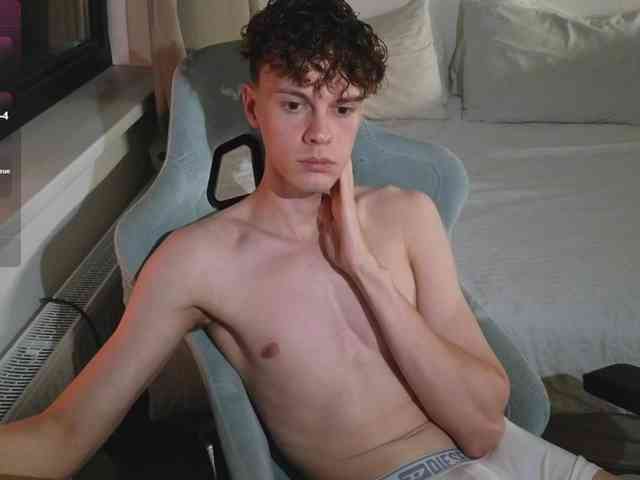 CuteThomas Sex Cam Show