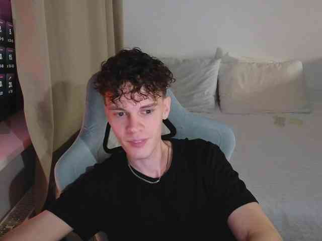 CuteThomas Sex Cam Show
