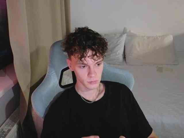 CuteThomas Sex Cam Show
