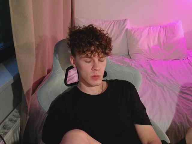 CuteThomas Live Webcam on BongaCams