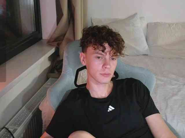 CuteThomas Porn