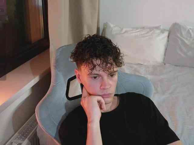 CuteThomas Sex Cam Show