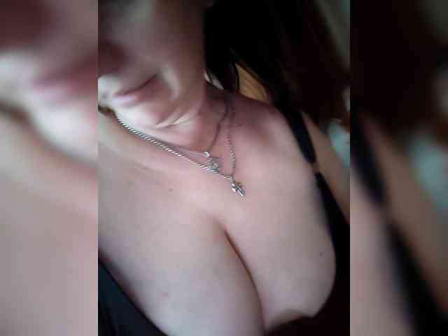 MissieLorrie webcam