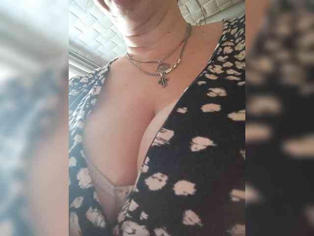 MissieLorrie webcam