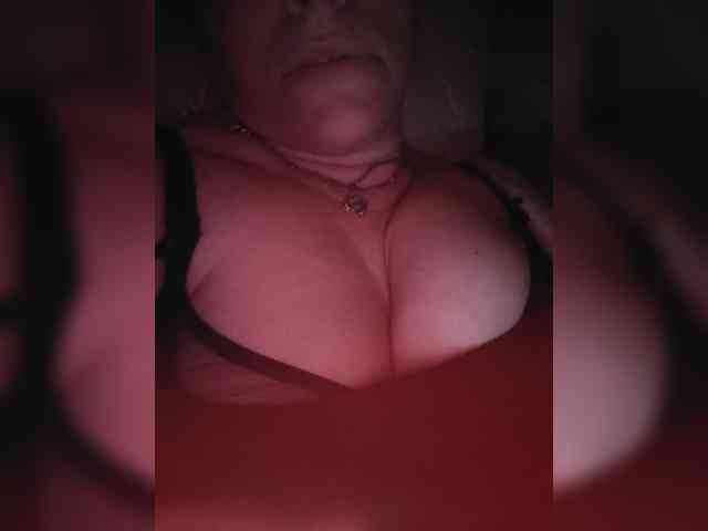 MissieLorrie webcam