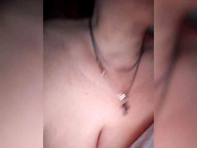 MissieLorrie webcam