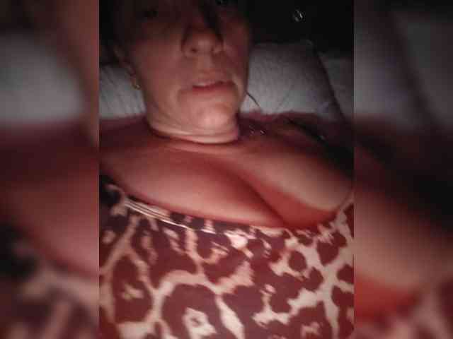 MissieLorrie webcam