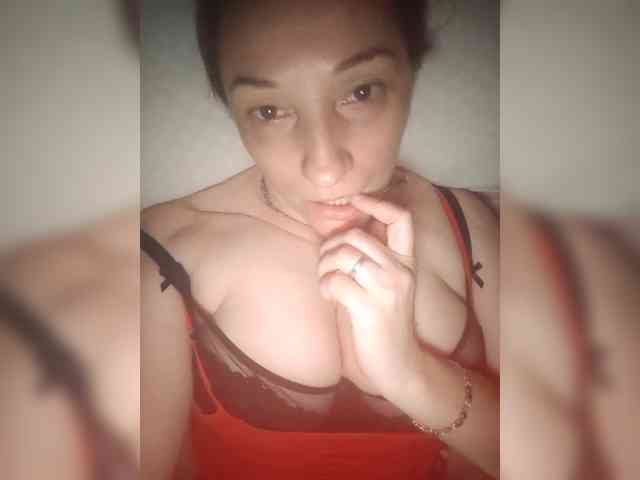 MissieLorrie webcam