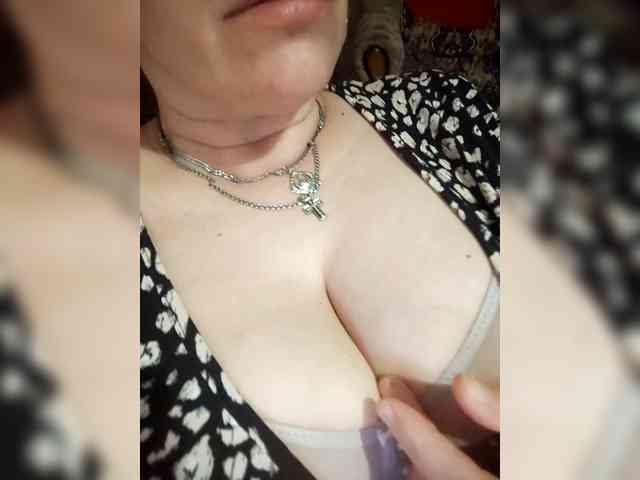MissieLorrie webcam