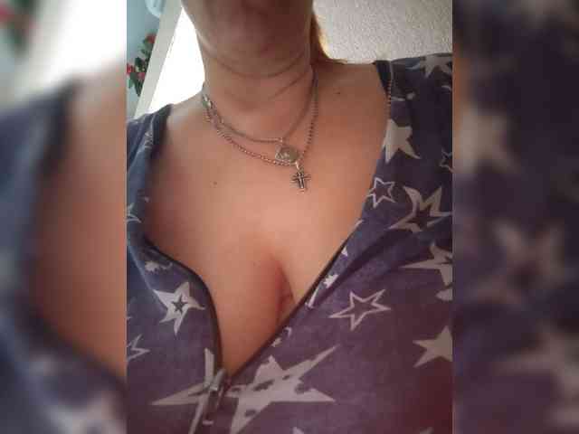 MissieLorrie webcam