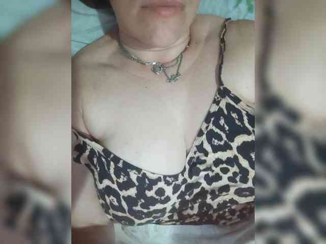 MissieLorrie webcam