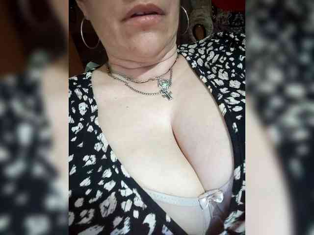 MissieLorrie webcam