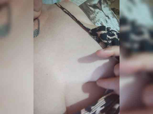 MissieLorrie webcam