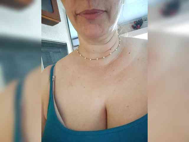 MissieLorrie webcam