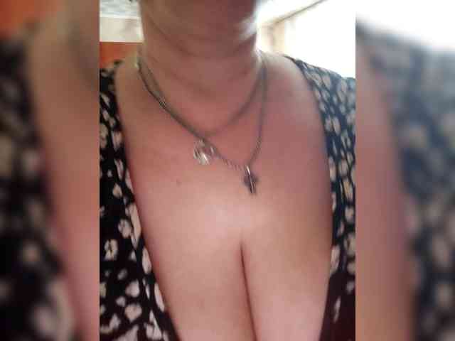 MissieLorrie webcam