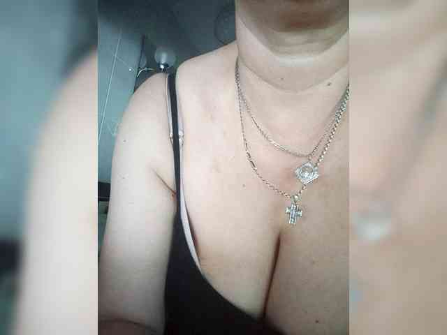 MissieLorrie webcam