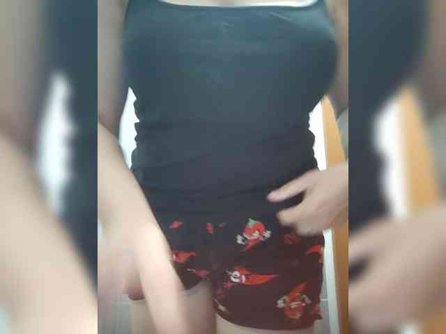 MissieLorrie webcam