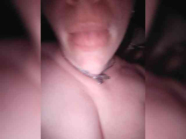 MissieLorrie webcam