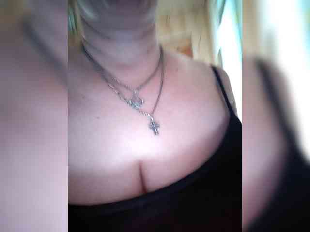 MissieLorrie webcam