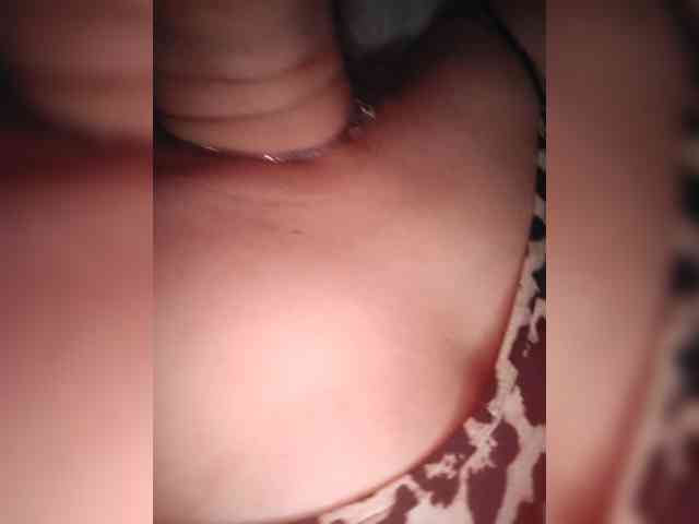 MissieLorrie webcam