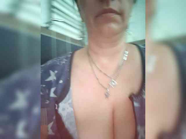 MissieLorrie webcam