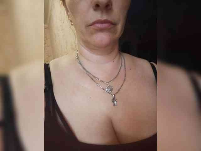 MissieLorrie webcam