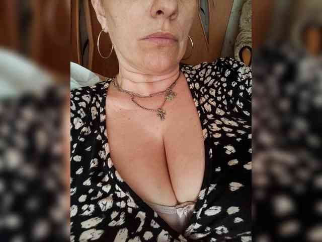 MissieLorrie webcam