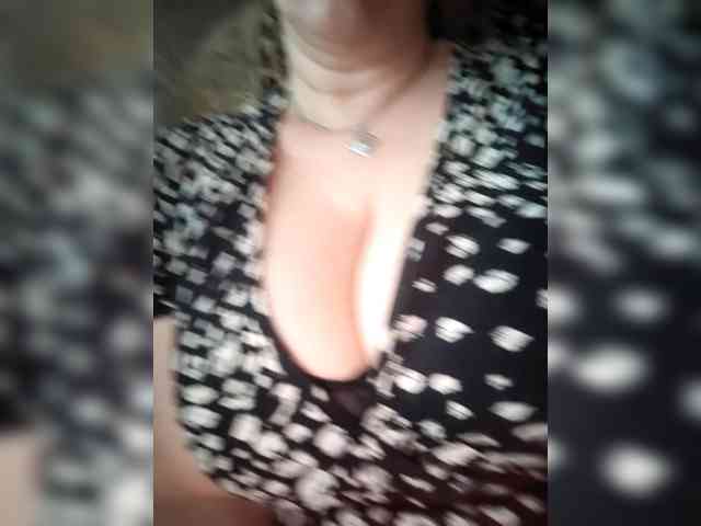MissieLorrie webcam