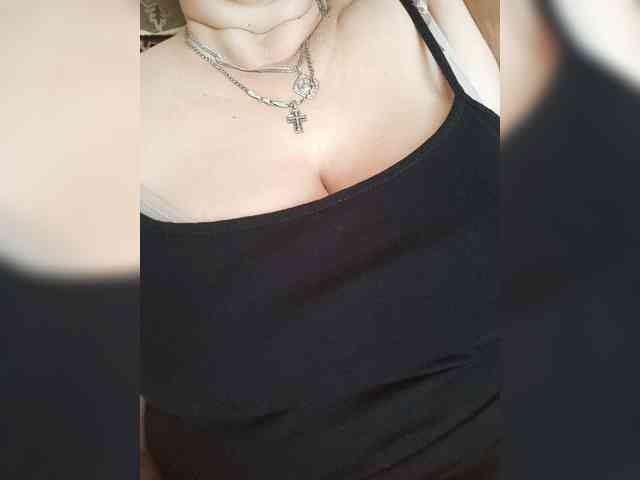 MissieLorrie webcam