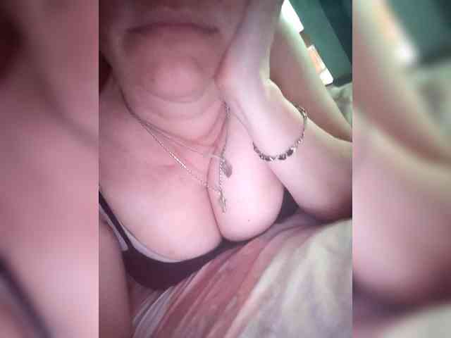 MissieLorrie webcam