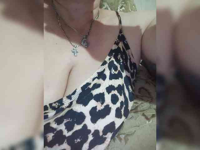 MissieLorrie webcam