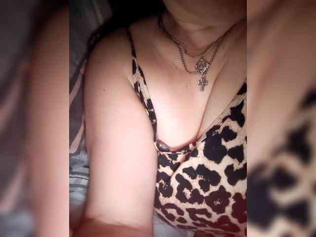 MissieLorrie webcam