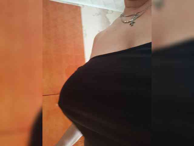 MissieLorrie webcam