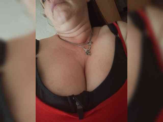 MissieLorrie webcam