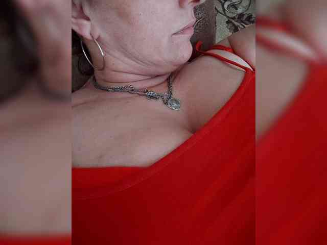 MissieLorrie webcam