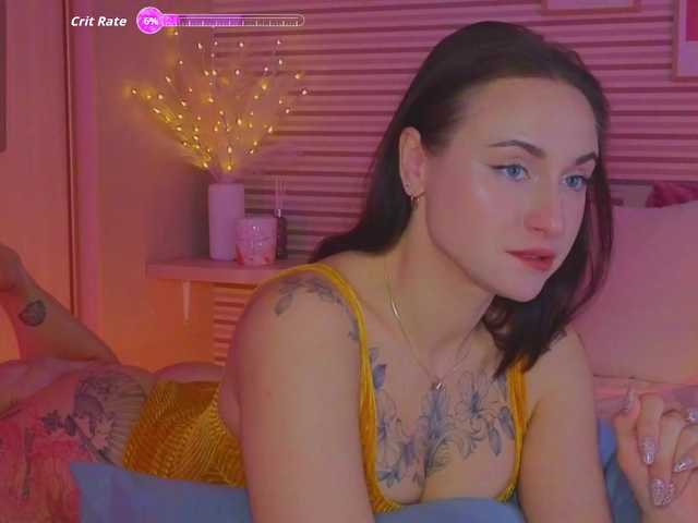 le modèle Lillii est en webcam porno dans un show sur le site bongacams, il possède les tags suivants: White/Caucasian,Brunette,Shaved