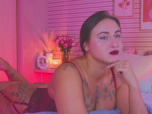 Lillii live cam on BongaCams