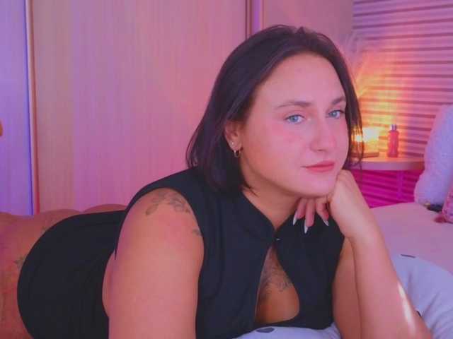 Lillii live cam on BongaCams