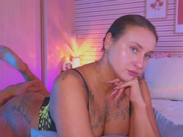 Lillii live cam on BongaCams