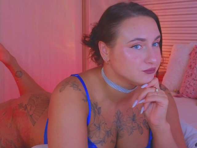 Lillii live cam on BongaCams