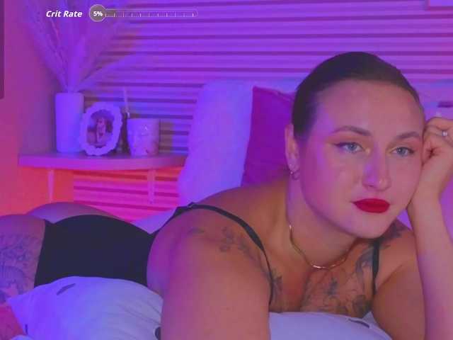 Lillii live webcam show